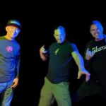“Put Away Your Phone»: Un himno punk sobre la desconexión digital