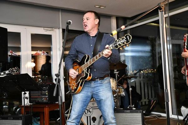 JP-y-el-Grupo-Salvaje