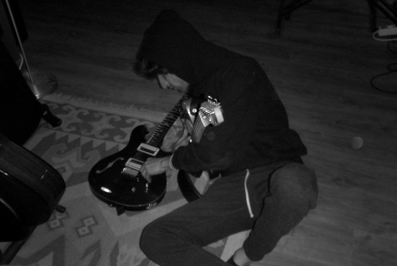 Mon Dvy lanza su nuevo álbum ‘Cartas de amor con faltas de (h)ortografía’