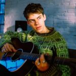 Peder Elias comparte versión acústica de su último EP ‘Northern Lights Stripped’