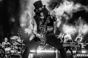SLASH-GUNS-N-ROSES