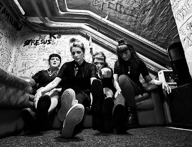 Scampi Chips Dip & Campari