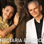 Aaron Koenig y Nectaria nos invitan a un viaje íntimo de autoaceptación con “Love Yourself”