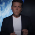 “Sin Ti Remix”: Alex Phillips III revive un clásico del rock en español