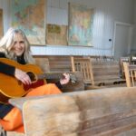 Julia Greenberg comparte el sencillo ‘Leaves’