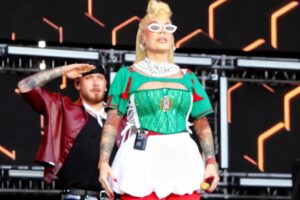 IVY QUEEN horizontal