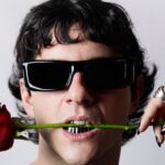 Güero Sensible: el pop electrónico argentino encuentra su criatura nocturna con Lola