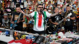 panteon tiny desk