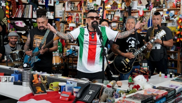 panteon tiny desk